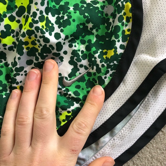 Nike Running Shorts - Picture 2 of 4